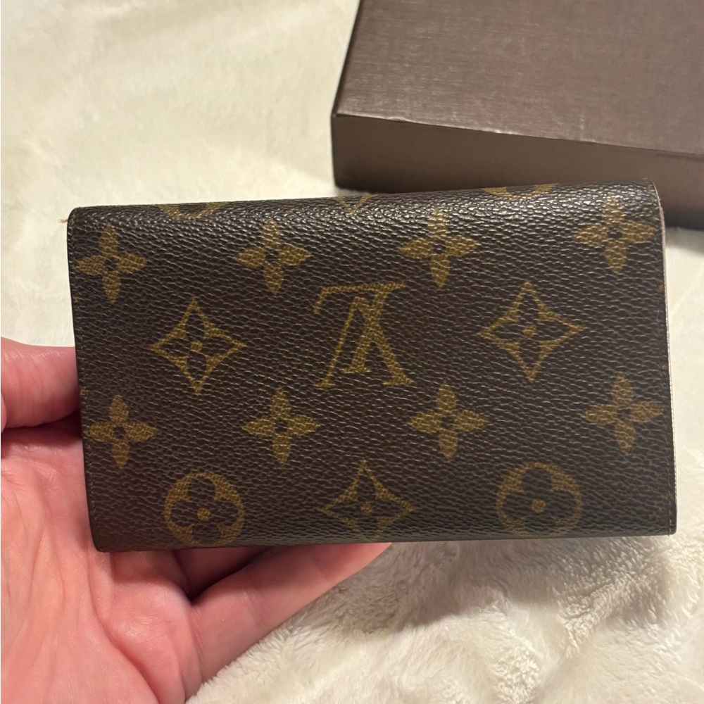 Louis Vuitton Brown Monogram Wallet - Picture 4 of 10
